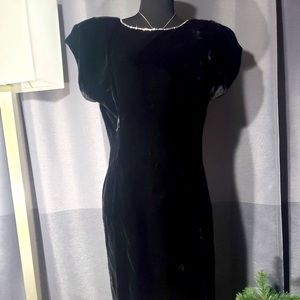 BENEE Black vintage velvet dress.